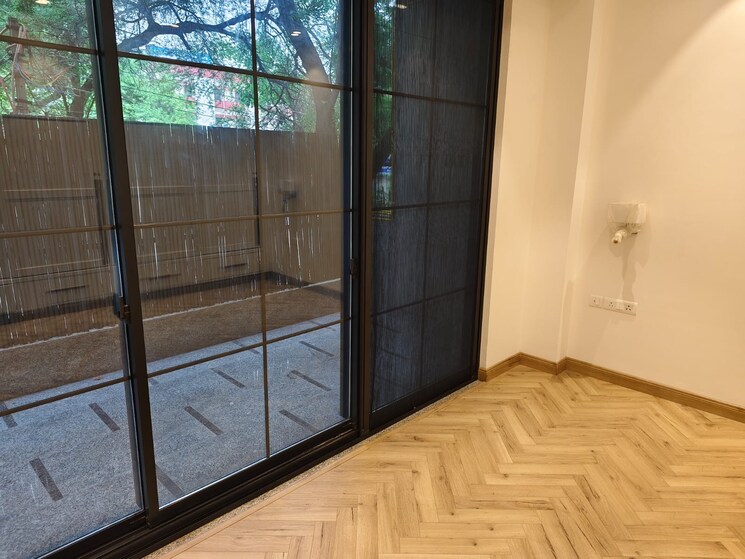 Room, defence colony 3 Bedroom 2500 Sq.Ft. Builder Floor In Defence Colony Delhi 8923670