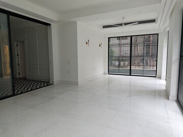Living Room in 3 BHK Builder Floor at Defence Colony – for Rent