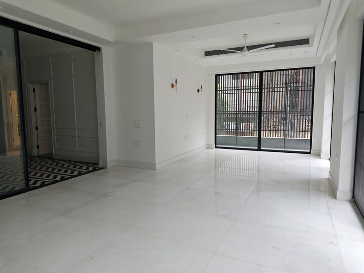 Living Room, defence colony 3 Bedroom 2500 Sq.Ft. Builder Floor In Defence Colony Delhi 8923670