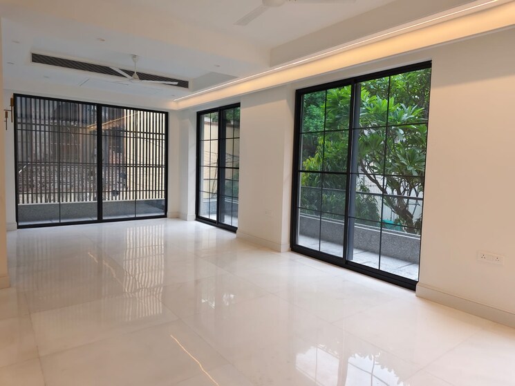 Living Room, defence colony 3 Bedroom 2500 Sq.Ft. Builder Floor In Defence Colony Delhi 8923670