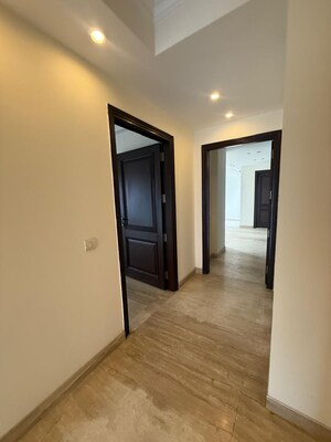 Room in 6 BHK Builder Floor at Nehru Enclave – for Sale