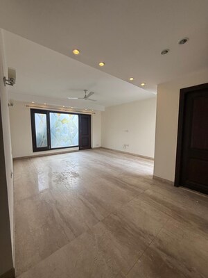 Room in 6 BHK Builder Floor at Nehru Enclave – for Sale
