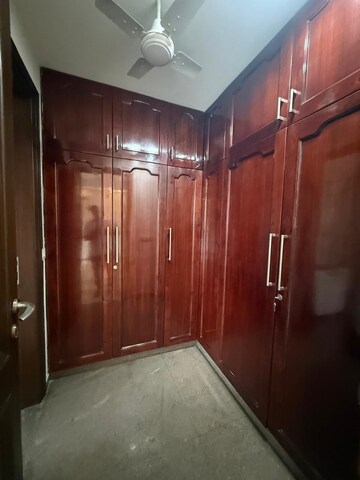 Bedroom in 6 BHK Builder Floor at Nehru Enclave – for Sale