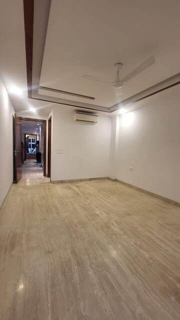 Room in 3 BHK Builder Floor at Greater Kailash I – for Rent