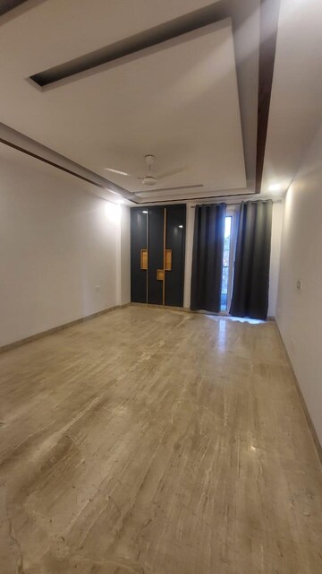 Room in 3 BHK Builder Floor at Greater Kailash I – for Rent