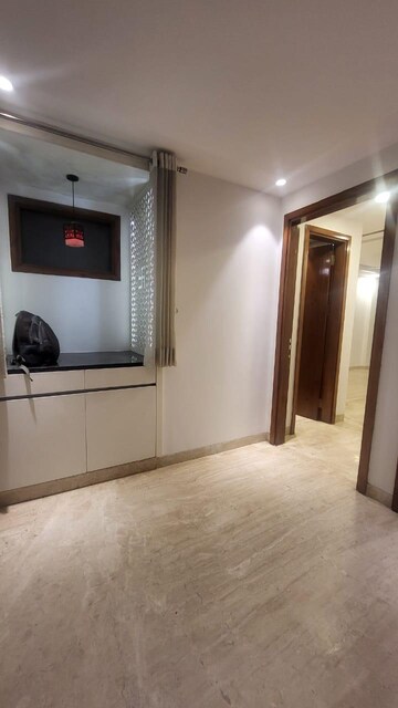 Room in 3 BHK Builder Floor at Greater Kailash I – for Rent