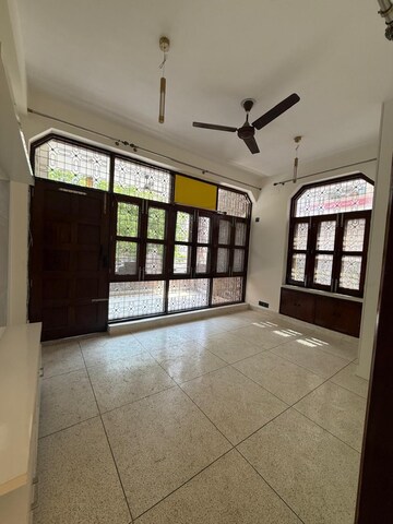 2 BHK Builder Floor For Rent in Kalkaji