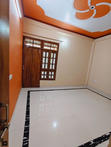 Room in 2 BHK Independent House at Kursi Road – for Sale