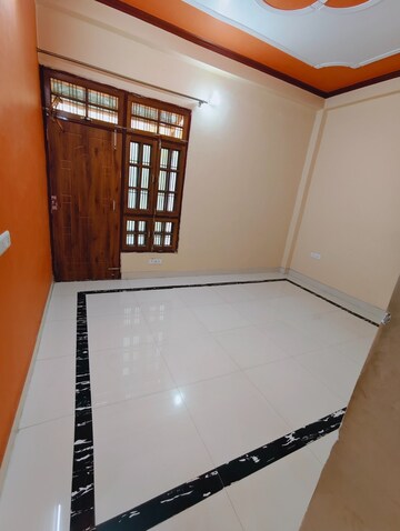 Room in 2 BHK Independent House at Kursi Road – for Sale