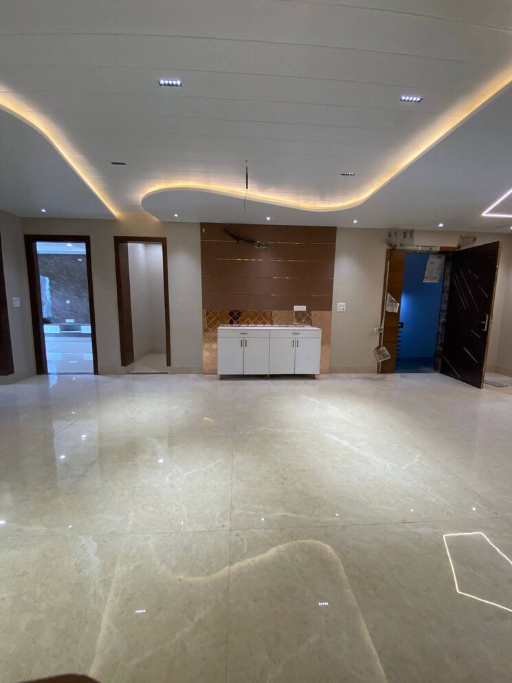 Living Room, sector 85 3 Bedroom 250 Sq.Yd. Builder Floor In Sector 85 Faridabad 8923692