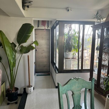 Team Area in 3 BHK Apartment at Oxford Apartments Bandra West, St. Peters Colony – for Rent