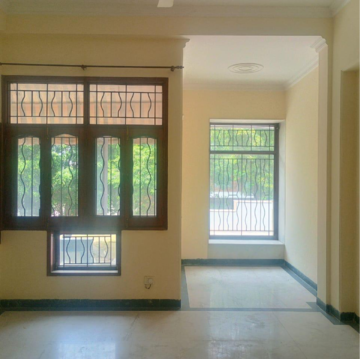 Room in 3 BHK Villa at Greenwoods Society, Omega I Greater Noida – for Rent