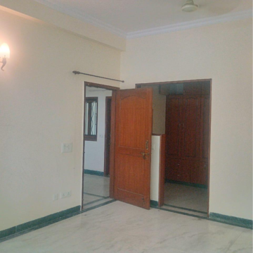Room in 3 BHK Villa at Greenwoods Society, Omega I Greater Noida – for Rent
