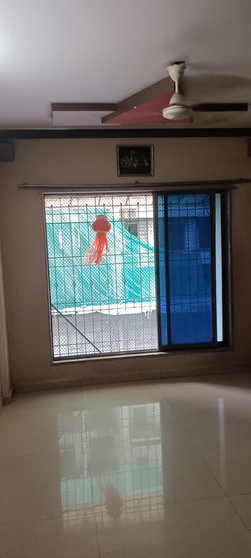 Room in 3 BHK Apartment at Kalyan West – for Rent