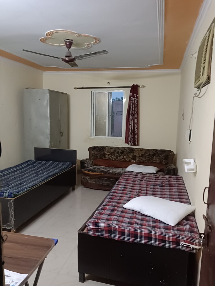 Bedroom, sarita-vihar-pocket-c-rwa 1 RK 351 Sq.Ft. Apartment In Sarita Vihar Delhi 8923715