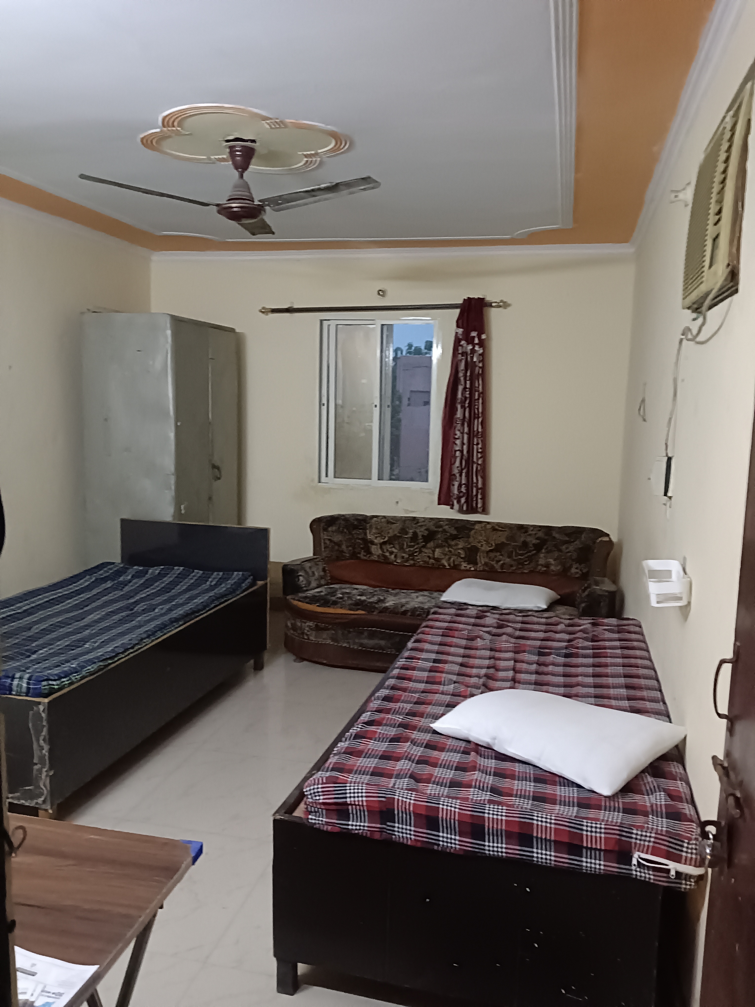 1 Rk+ Extra Room Apartment For Rent in Sarita Vihar Pocket-C RWA