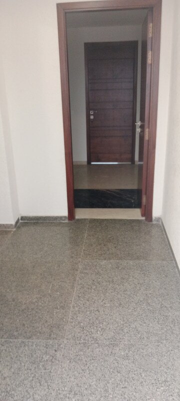 Room in 3 BHK Builder Floor at Lajpat Nagar 4 – for Rent