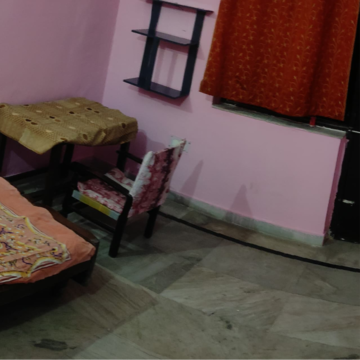 Room in 2 BHK Independent House at Xu Iii Greater Noida – for Rent