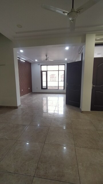 Room in 3 BHK Independent House at Gomti Nagar – for Rent