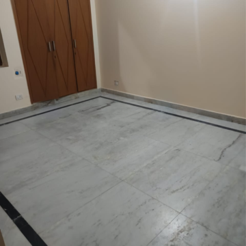 Room in 2 BHK Builder Floor at Delta Ii Greater Noida – for Rent