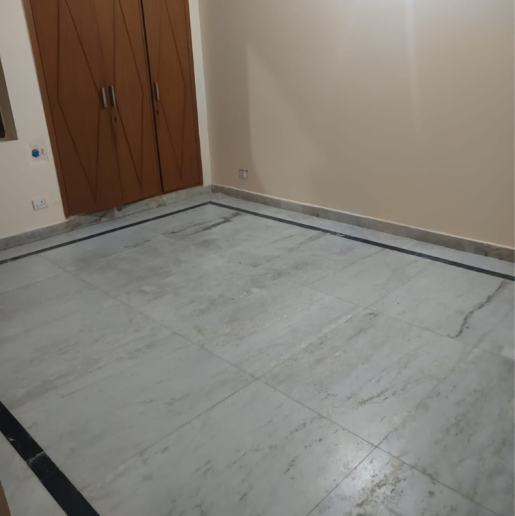 Room, delta ii greater noida 2 Bedroom 111 Sq.Mt. Builder Floor In Delta Ii Greater Noida Greater Noida 8923787