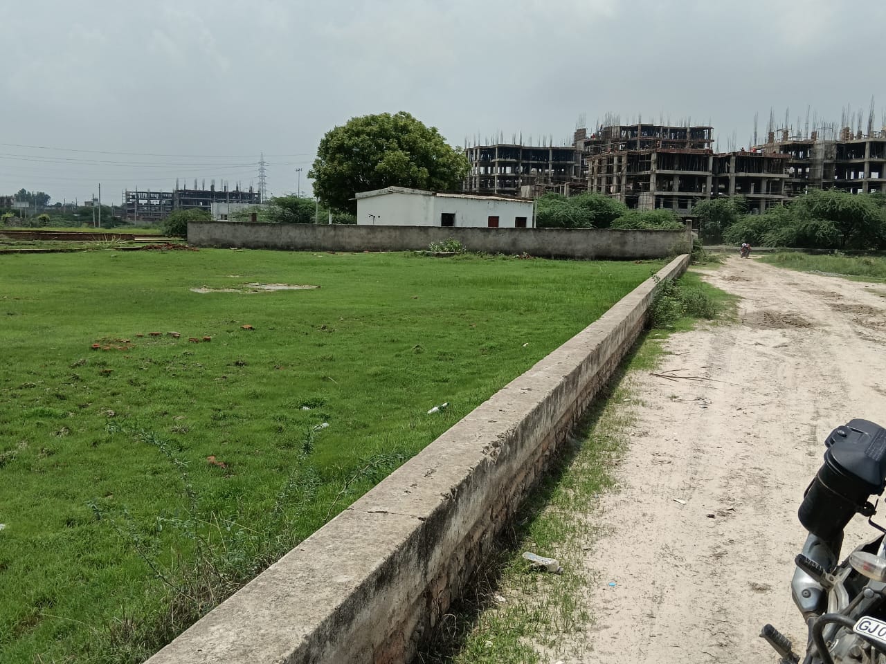 Plot For Sale in Raebareli Road