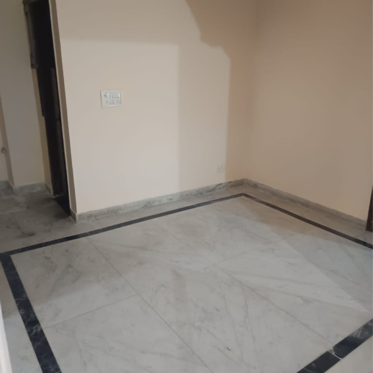 Room, delta ii greater noida 2 Bedroom 111 Sq.Mt. Builder Floor In Delta Ii Greater Noida Greater Noida 8923787