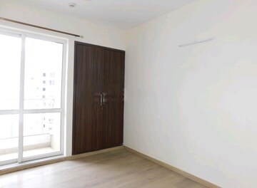 Room in 2 BHK Apartment at Godrej Woods, Sector 43 – for Sale