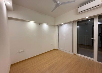 Room in 2 BHK Apartment at Godrej Woods, Sector 43 – for Sale