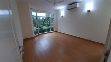 Room in 3 BHK Apartment at Jaypee Spa Court, Jaypee Greens – for Sale