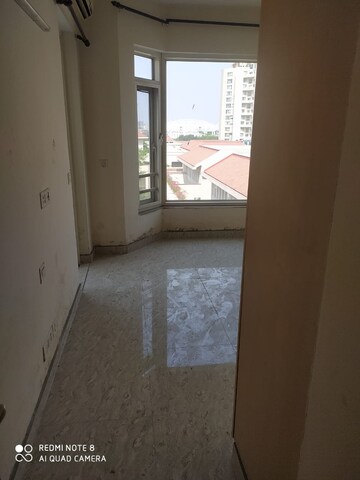Room in 3 BHK Apartment at Jaypee Spa Court, Jaypee Greens – for Sale