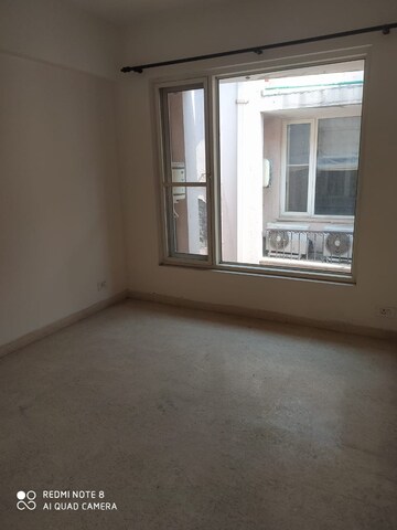 Room in 3 BHK Apartment at Jaypee Spa Court, Jaypee Greens – for Sale