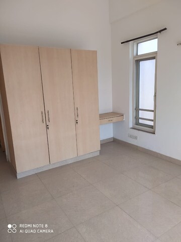 Room in 3 BHK Apartment at Jaypee Spa Court, Jaypee Greens – for Sale