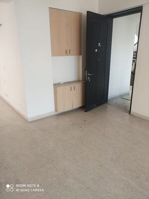 Room in 3 BHK Apartment at Jaypee Spa Court, Jaypee Greens – for Sale