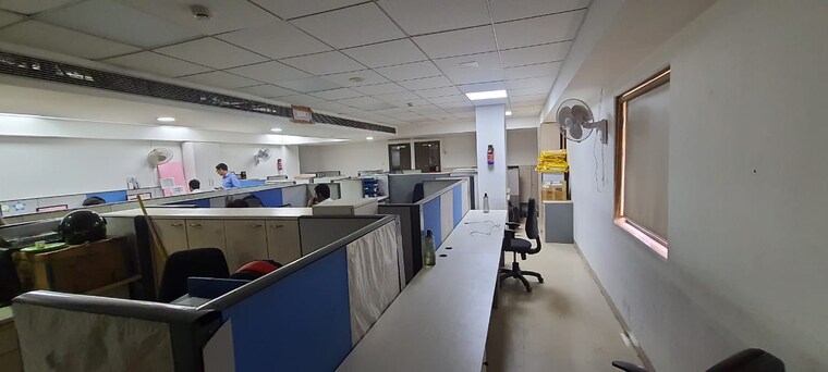 Team Area, race course circle Commercial Office Space in IT/SEZ 2700 Sq.Ft. In Race Course Circle Vadodara 8923821