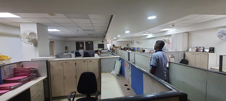 Team Area, race course circle Commercial Office Space in IT/SEZ 2700 Sq.Ft. In Race Course Circle Vadodara 8923821