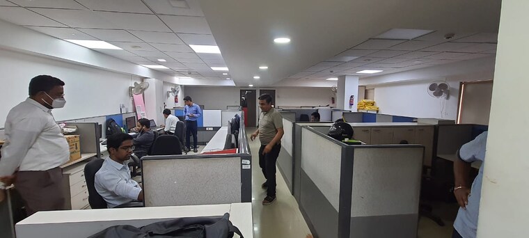 Team Area, race course circle Commercial Office Space in IT/SEZ 2700 Sq.Ft. In Race Course Circle Vadodara 8923821