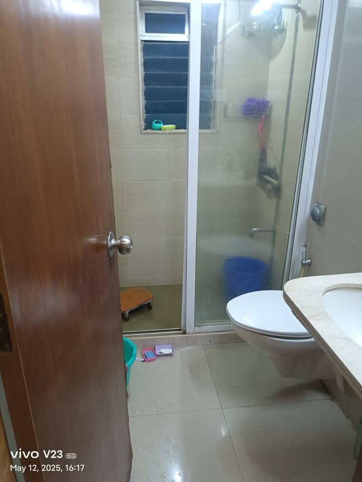 Bathroom, dosti-flamingos 2 Bedroom 976 Sq.Ft. Apartment In Parel Mumbai 8923860