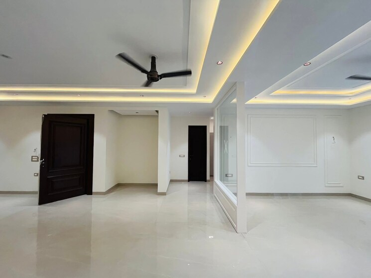 Room, green fields colony 4 Bedroom 3375 Sq.Ft. Builder Floor In Green Fields Colony Faridabad 8923912