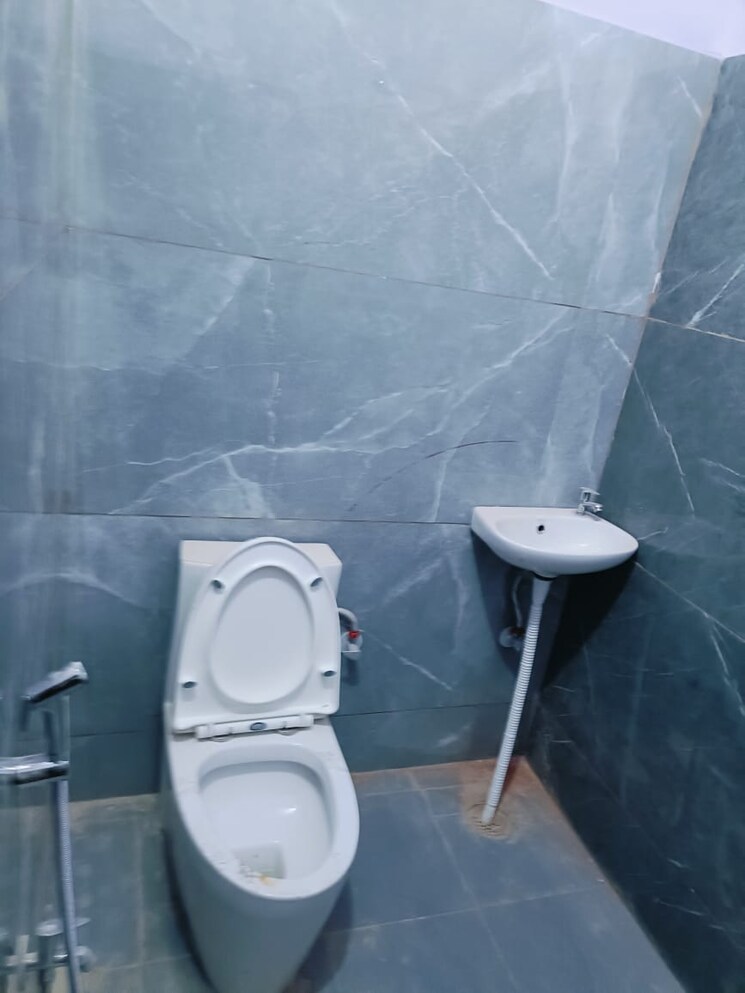 Bathroom, ganpatis-paradise-city 3.5 Bedroom 1800 Sq.Ft. Independent House In Kalwar Road Jaipur 8923932