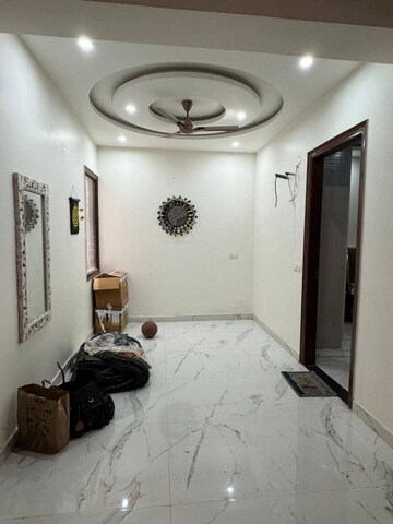 Master Bedroom in 3 BHK Builder Floor at Tanvi villa, Sector 45 – for Rent