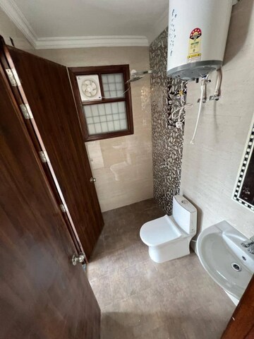 Bathroom in 3 BHK Builder Floor at Tanvi villa, Sector 45 – for Rent