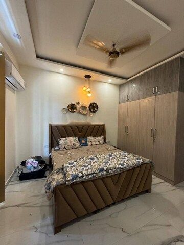 Bedroom in 3 BHK Builder Floor at Tanvi villa, Sector 45 – for Rent