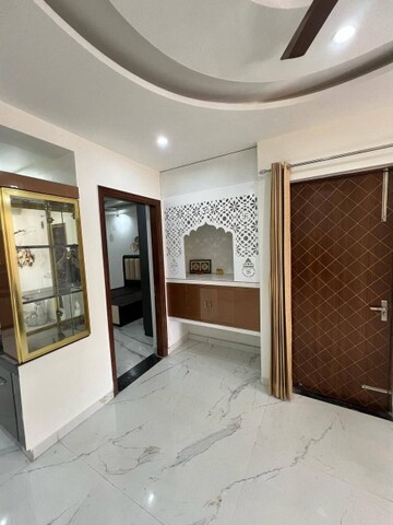 Room in 3 BHK Builder Floor at Tanvi villa, Sector 45 – for Rent