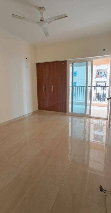 3 BHK Apartment For Rent in Gaur City 2 - 14th Avenue, Sector 16c Greater Noida
