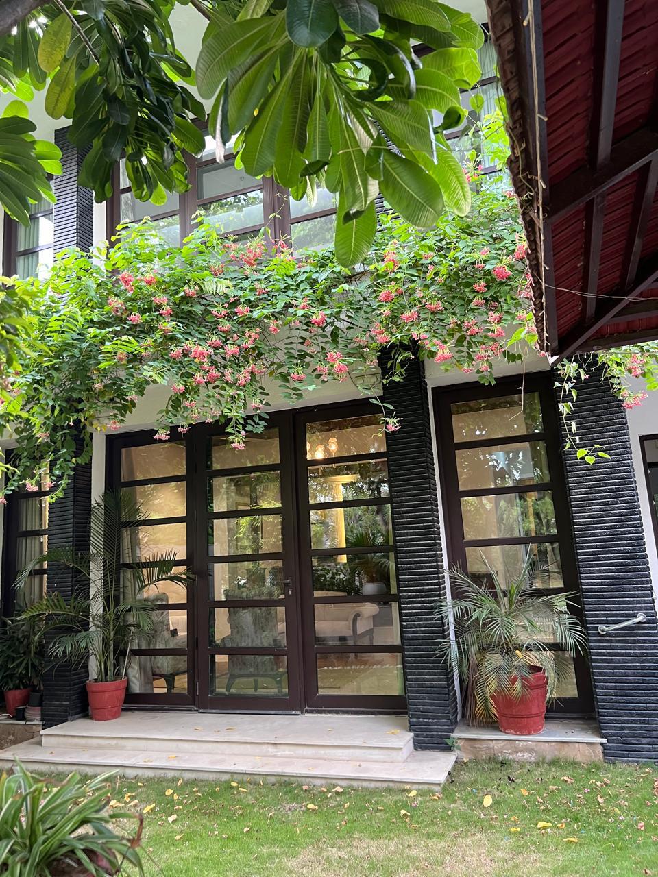 4 BHK + Servant Room,Extra Room 4000 Sq.Ft. Villa in Vipul Tatvam Villas