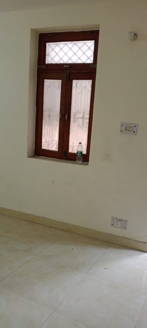 2 BHK Apartment For Sale in RWA Qutab Enclave, Katwaria Sarai
