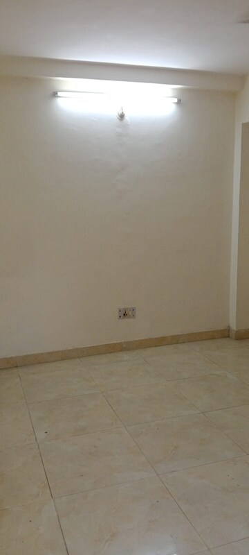 Room in 2 BHK Apartment at RWA Qutab Enclave, Katwaria Sarai – for Sale