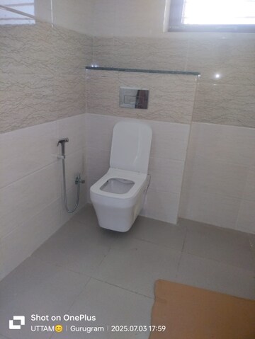 Bathroom in 3 BHK Builder Floor at Huda Market, Sector 31 – for Rent