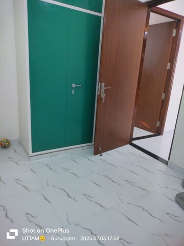 Room in 3 BHK Builder Floor at Huda Market, Sector 31 – for Rent